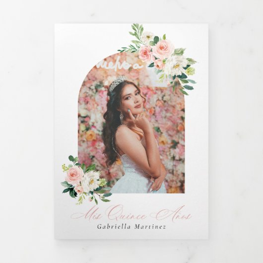 Elegant & Sweet Roze Roze Bloemenkleed Quinceañera Drieluik Wenskaart (Cover)