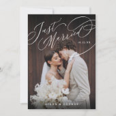 Elegant Swirl Script Just Married Photo Reception Kaart (Voorkant)