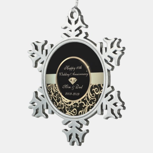 Elegant Swirls Gold 10th Wedding Jubileum Tin Sneeuwvlok Ornament (Rechts)