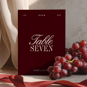 Elegant tafelnummer in bordeauxrood en ivoor voor