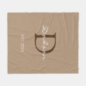 Elegant Tan Brown White Script Monogram Naam Fleece Deken (Voorkant (Horizontaal))