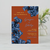Elegant Terracotta & Dusty Blue Flowers Wedding Folie Uitnodiging (Staand Voorkant)