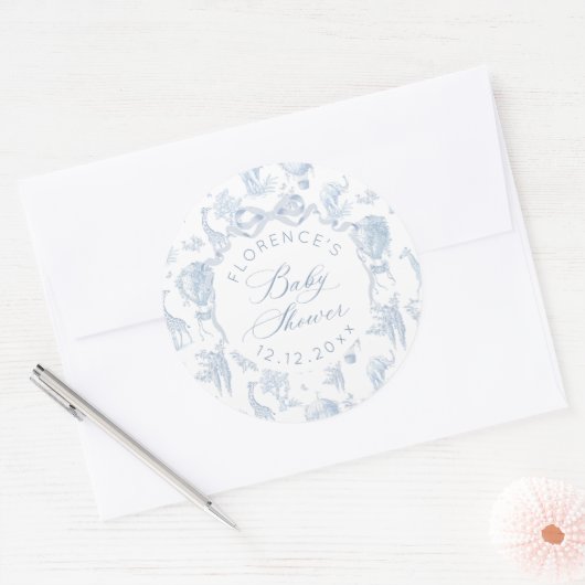 Elegant Toile de Jouy Safari Blauw Baby shower Ronde Sticker (Envelop)