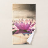 Elegant Trendy Girly, Lotus, Lake Bad Handdoek (Handdoek)