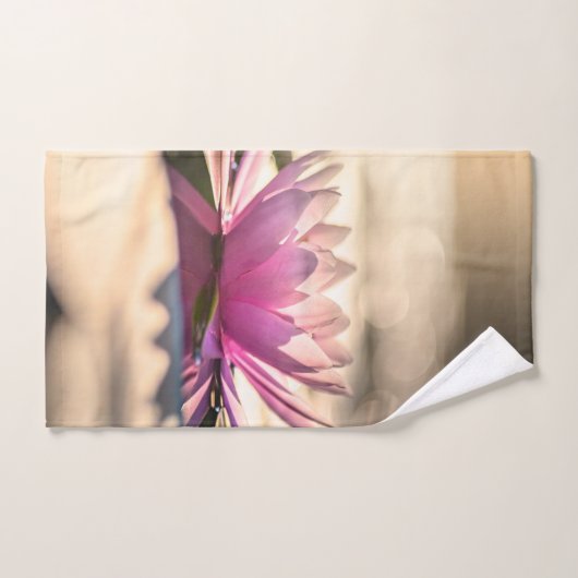 Elegant Trendy Girly, Lotus, Lake Bad Handdoek (Handdoek)