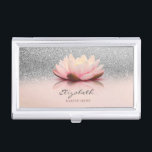 Elegant Trendy Girly, Lotus Silver Glitter Bokeh Visitekaarthouder<br><div class="desc">Mooie lotus op een zilveren glitterbokeh-achtergrond. Een elegant en gesofisticeerd ontwerp. Het perfecte coole cadeauidee voor haar bij elke gelegenheid.</div>