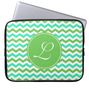 elegant, trendy groene chevron zigzag monogram laptop sleeve