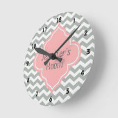 Elegant, trendy, modern grijs, roze chevron ronde klok (Hoek)