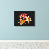Elegant Trio van Geel Roze Daylilies Floral Canvas Afdruk (Insitu (Houten vloer))