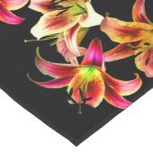 Elegant Trio van Geel Roze Daylilies Floral Lange Tafelloper (Hoek)