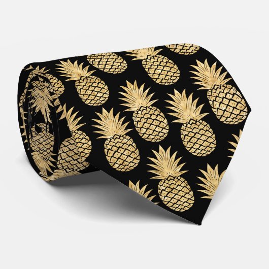 Elegant Tropical Black en Gold Pineapple Pattern Stropdas (Opgerold)