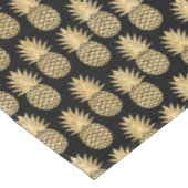 Elegant Tropical Black en Gold Pineapple Pattern Tafelkleed (Gekanteld)