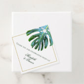 Elegant Tropical Green Gold Monstera Leaf Bedankjes Labels (In situ)