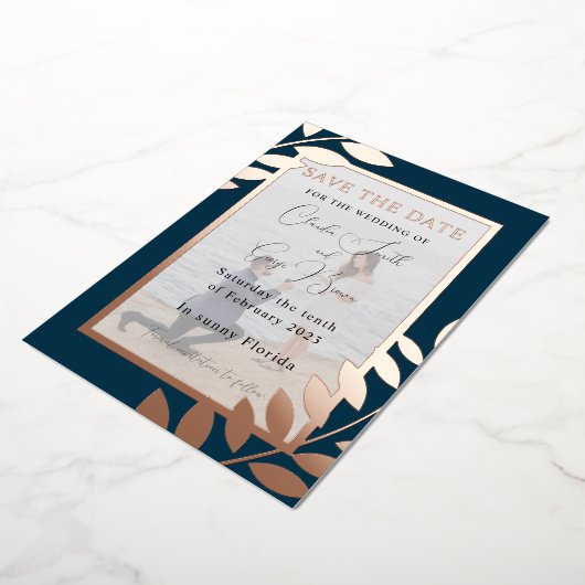 Elegant Tropical laat foto de echte datum opslaan Folie Uitnodiging (Gedraaid)