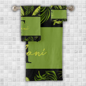 Elegant Tropical Leaves Monogram Bad Handdoek