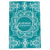Elegant Turquoise & White Paisley Mandala Medium Cadeauzakje (Voorkant)