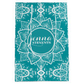 Elegant Turquoise & White Paisley Mandala Medium Cadeauzakje (Achterkant)