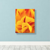Elegant Two-Tone Red Gold Monsella Tulip Canvas Afdruk (Insitu (Houten vloer))