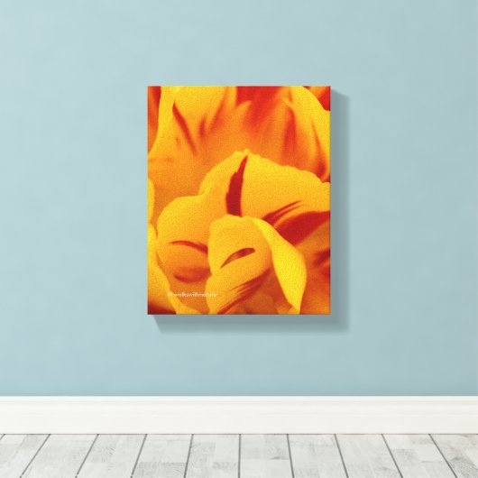 Elegant Two-Tone Red Gold Monsella Tulip Canvas Afdruk (Insitu (Houten vloer))