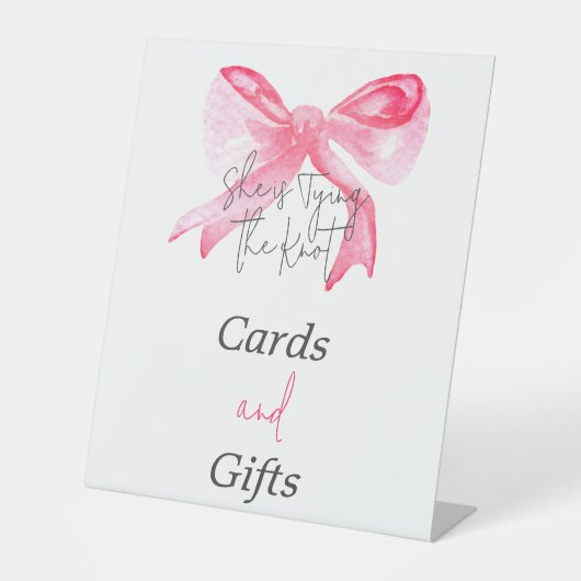 Elegant Tying the Knot Pink Bow Bachelorette Party Reclamebord Met Voetstuk (Voorkant)