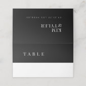 Elegant typografie zwart-wit moderne bruiloft plaatskaartje (Buitenkant ongevouwen)