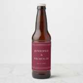Elegant Typography Burgundy Wedding Bier Etiket (Voorkant)