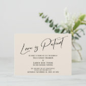 Elegant Typography Love is Patient Cream Kaart (Staand voorkant)