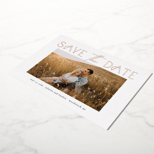 Elegant Typography Photo Wedding Save the Date Folie Uitnodiging (Gedraaid)