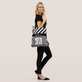 Elegant Unieke monogram Naam Zwarte Witte Stripes Tote Bag (Op model)