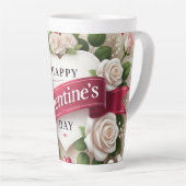 Elegant Valentijnsdag ontwerp met Rozen, harten Latte Mok (Rechterhoek)