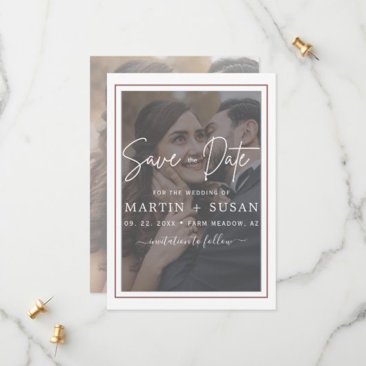 Elegant Vellum Hand Lettered Overlay Photo Wedding Save The Date (Voorkant / Achterkant in situ)