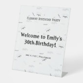Elegant verjaardagsfeest welkom voetstuk teken reclamebord met voetstuk (Voorkant)