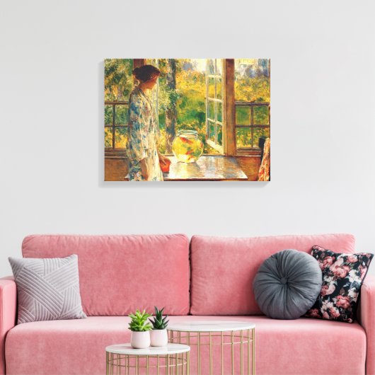 Elegant Vrouw met een Goldfish Bowl (Childe Hassam Canvas Afdruk (Insitu (Woonkamer))