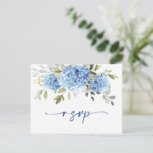 Elegant Waterverf Blue Hydrangea Wedding RSVP Briefkaart (Staand voorkant)