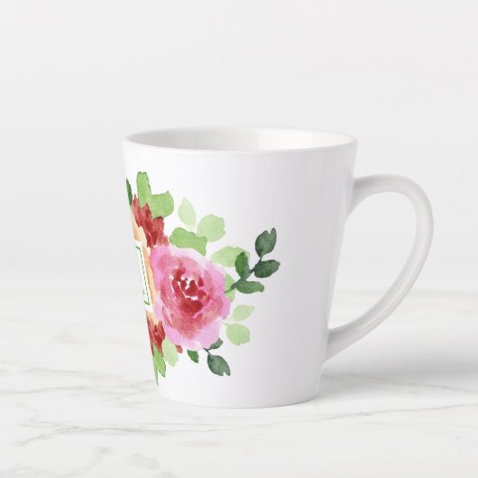 Elegant Waterverf Floral Bouquet Monogram Latte Mok (Rechts)