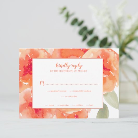 Elegant Waterverf Peach Peonies Floral Wedding RSVP Kaartje (Staand voorkant)