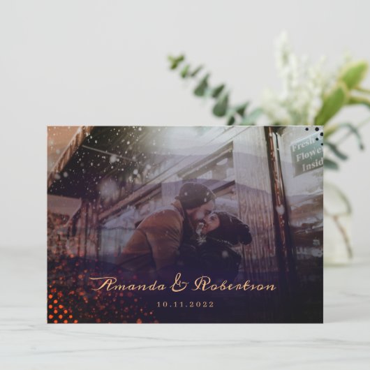 Elegant Wavy Burgundy Overlay Photo Wedding Kaart (Staand voorkant)