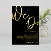 Elegant We doen Script Black en Gold Weddenschap Folie Uitnodiging (Staand Voorkant)