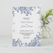 Elegant wedding invitation with blue floral kaart (Staand voorkant)