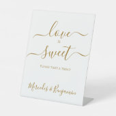 Elegant Wedding Love Sweet Gold Personalized Table Reclamebord Met Voetstuk (Voorkant)