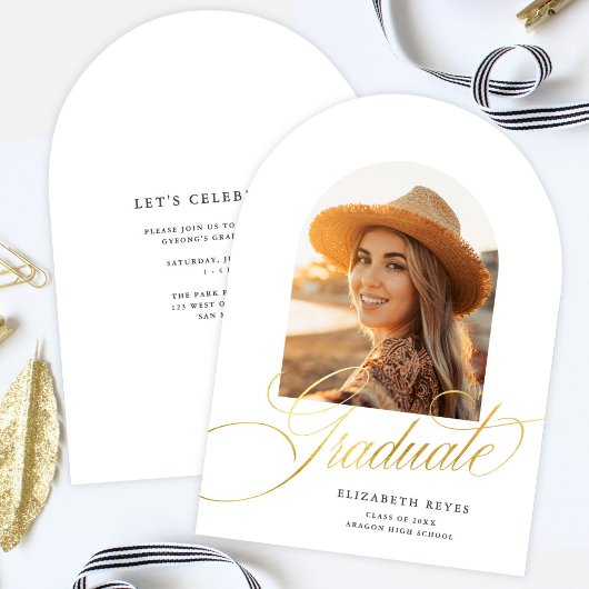 Elegant White Arch Foto Afstuderen Aankondiging