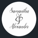 Elegant White Black Couples Wedding Envelope Seal Ronde Sticker<br><div class="desc">Pas de naam van de bruid en de bruidegom aan voor een elegante en moderne envelopzegel of bevoordeelt sticker. Eenvoudige, schone witte achtergrond met zwarte letters (of klik "pas verder aan"om de achtergrond of de doopvontkleuren) te veranderen. Voeg een aanraking van elegantie en klasse met prachtige typografie toe, met fancy...</div>