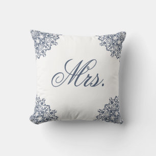 Elegant White Blue Mr. & Mrs Matching Zes & Hers Kussen