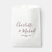 Elegant White & Burgundy Script Minimalist Wedding Bedankzakje (Voorkant)