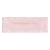 Elegant White Butterflies Roze Design Naambadge (Voorkant)