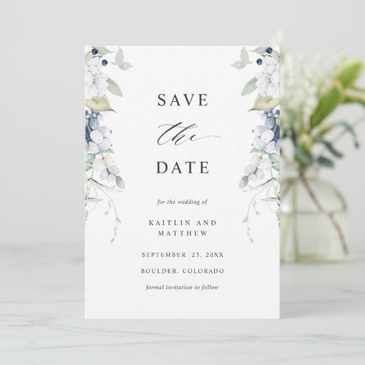 Elegant White en Blue Floral Wedding Save The Date (Staand voorkant)