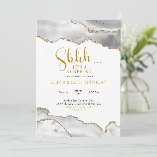 Elegant White en Gold Agate Surprise Birthday Kaart (Staand voorkant)
