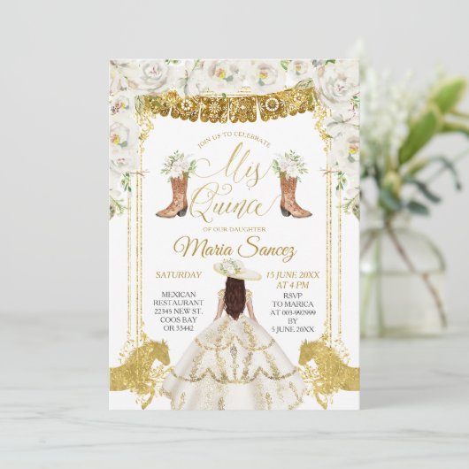 Elegant White en Gold Floral Charra Mis Quince in Kaart (Staand voorkant)