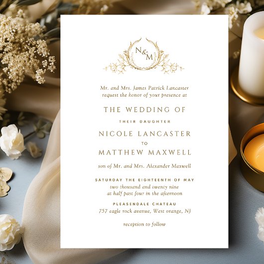 Elegant White en Gold Monogram Formal Wedding Kaart