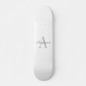 Elegant White en Gray Monogram Persoonlijk Skateboard (Voorkant)